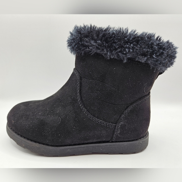 Cat & Jack, black, faux-fur lined, zip-up boots. Size 9 - Picture 5 of 10